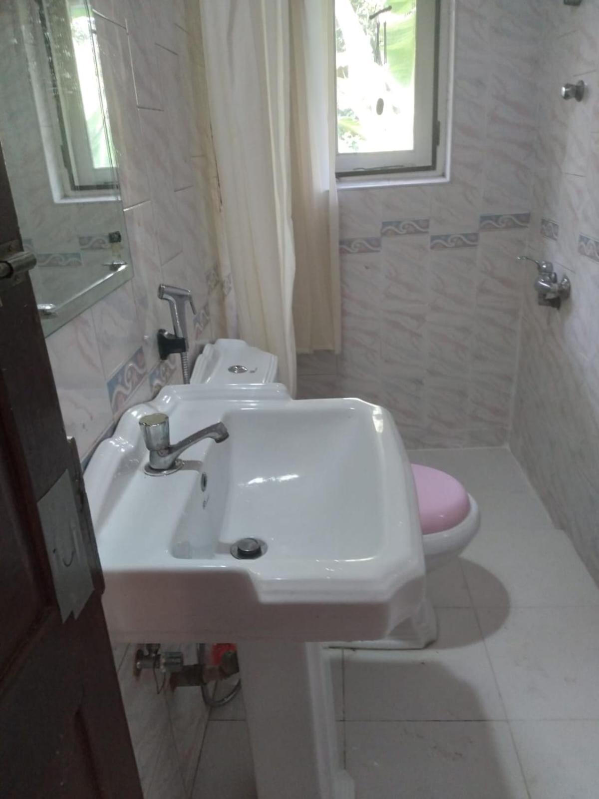 Villa Chenu Dehiwala-Mount Lavinia Eksteriør bilde