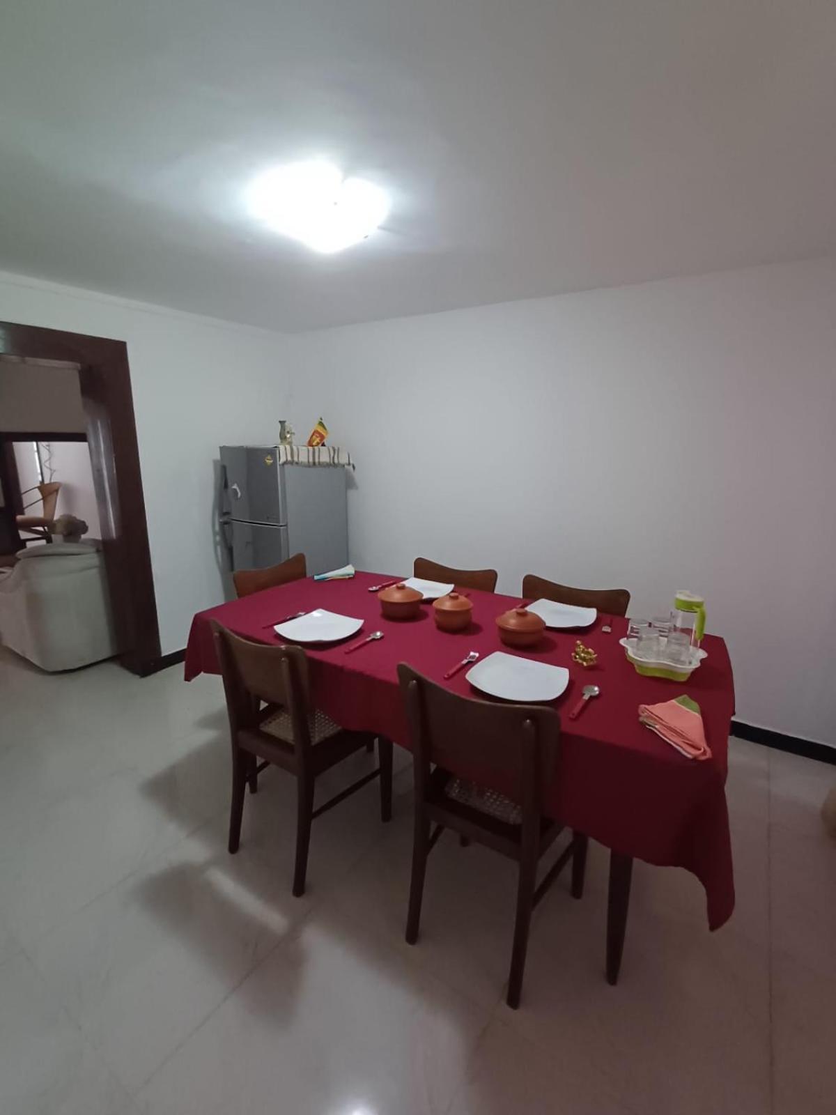 Villa Chenu Dehiwala-Mount Lavinia Eksteriør bilde