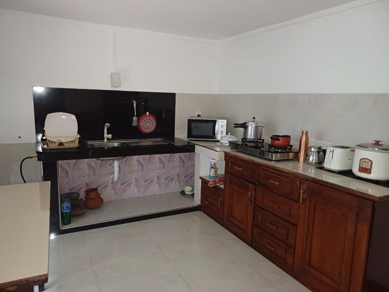 Villa Chenu Dehiwala-Mount Lavinia Eksteriør bilde