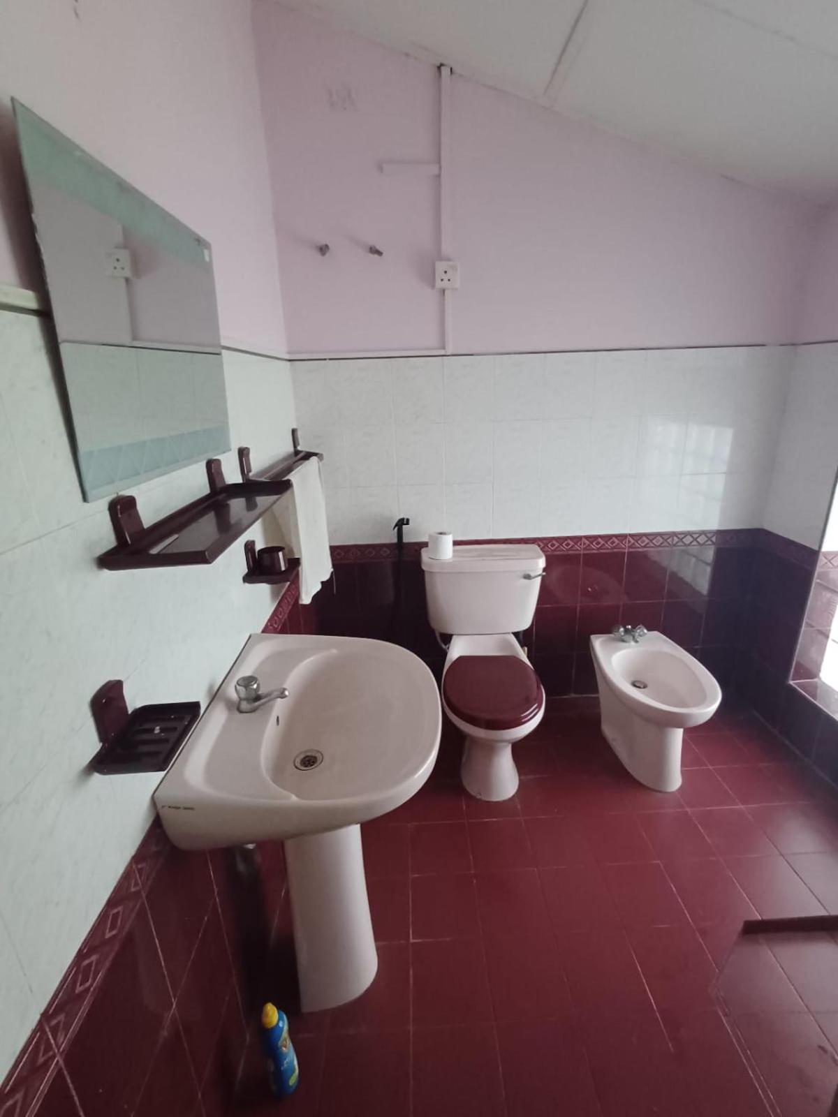 Villa Chenu Dehiwala-Mount Lavinia Eksteriør bilde